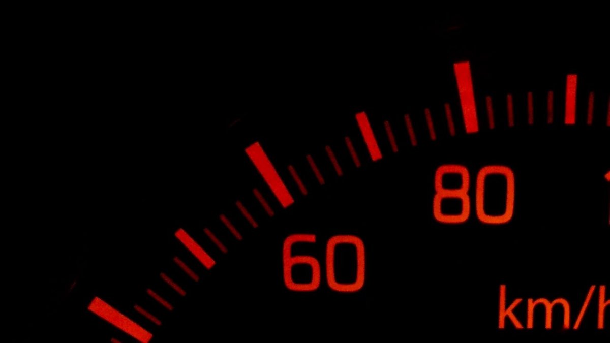 Стрелочный спидометр