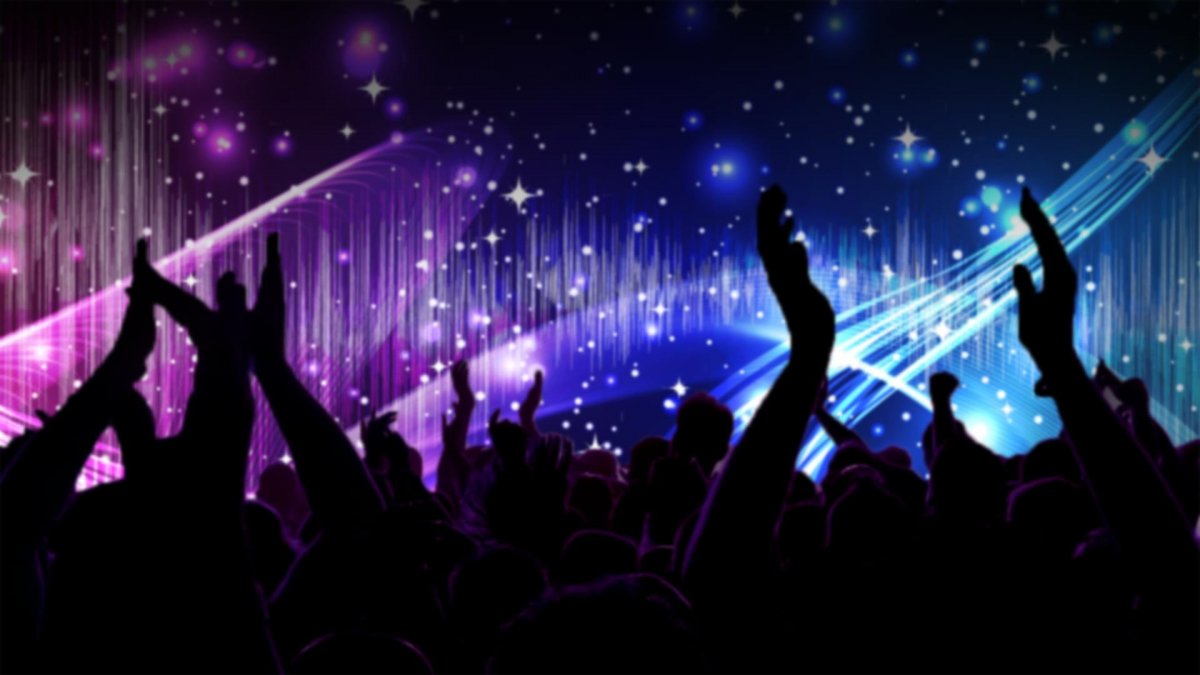 Танцы в клубе