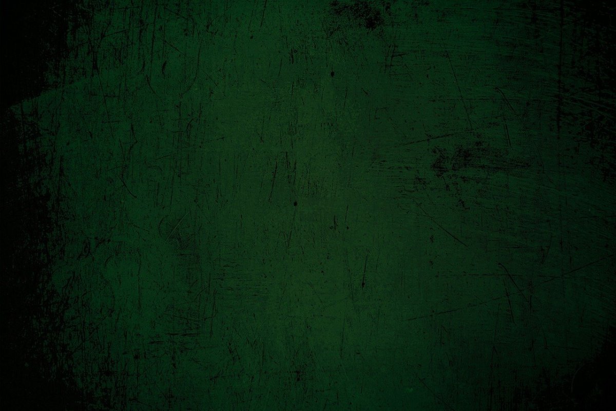 Темно зеленый цвет