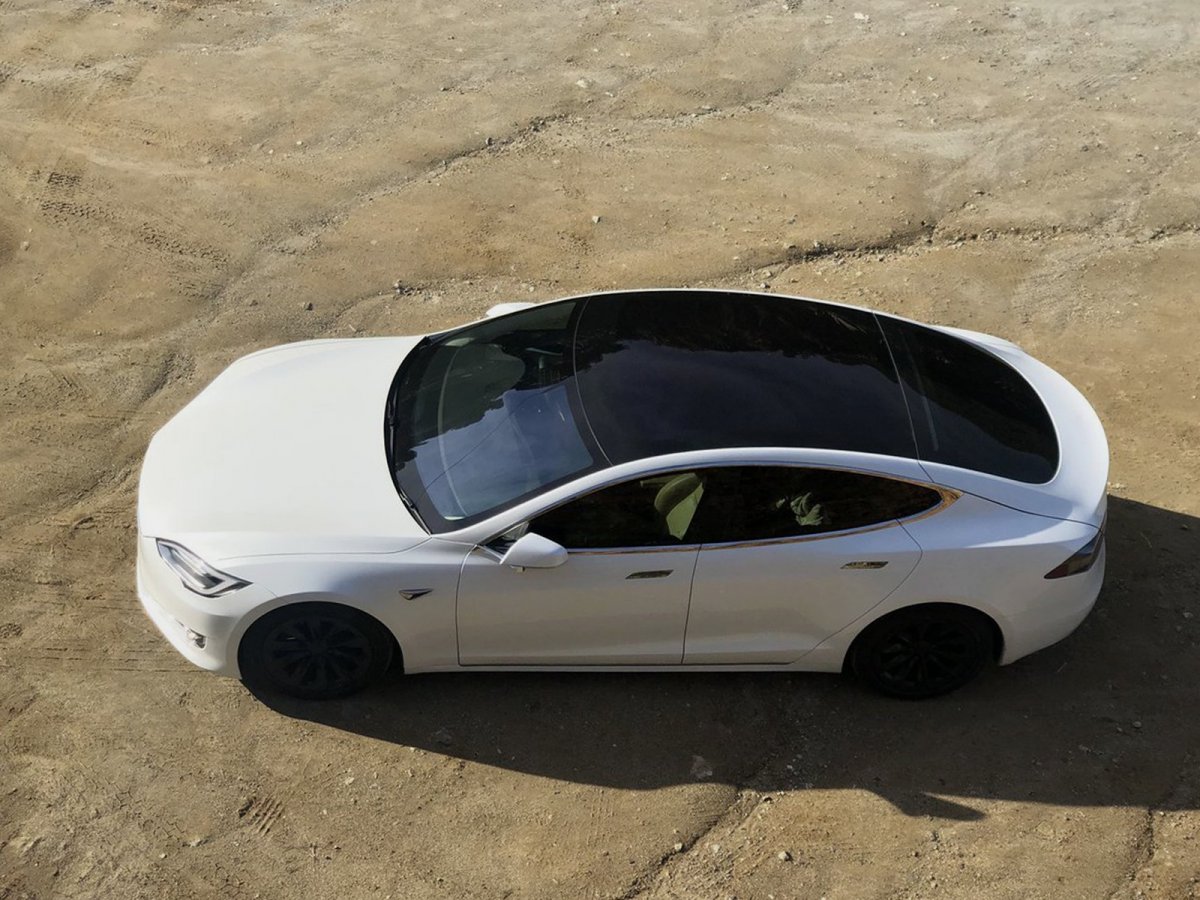 Tesla model y 2022 панорамная крыша