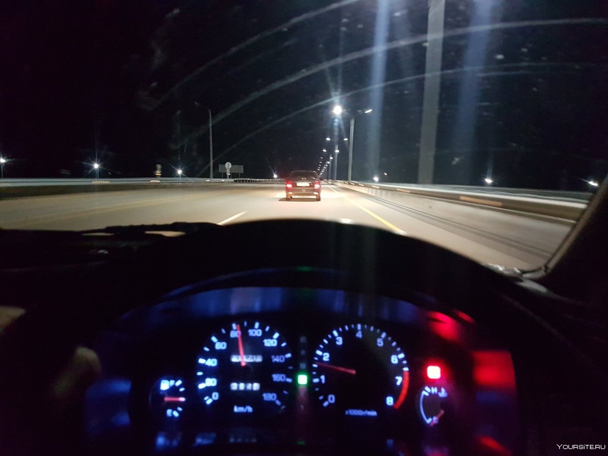 Ночная дорога вид из машины ночью