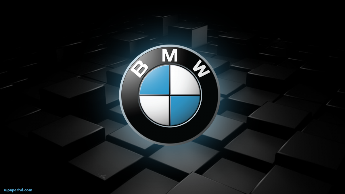 Эмблема BMW на черном фоне