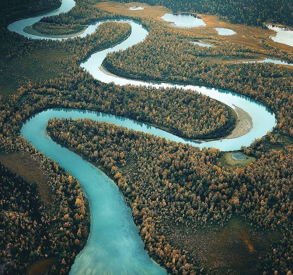 Первая река в мире. Дуглас Престон Извилистая река. Река Маккензи Канада. Река Амазонка. Река Мараньон.