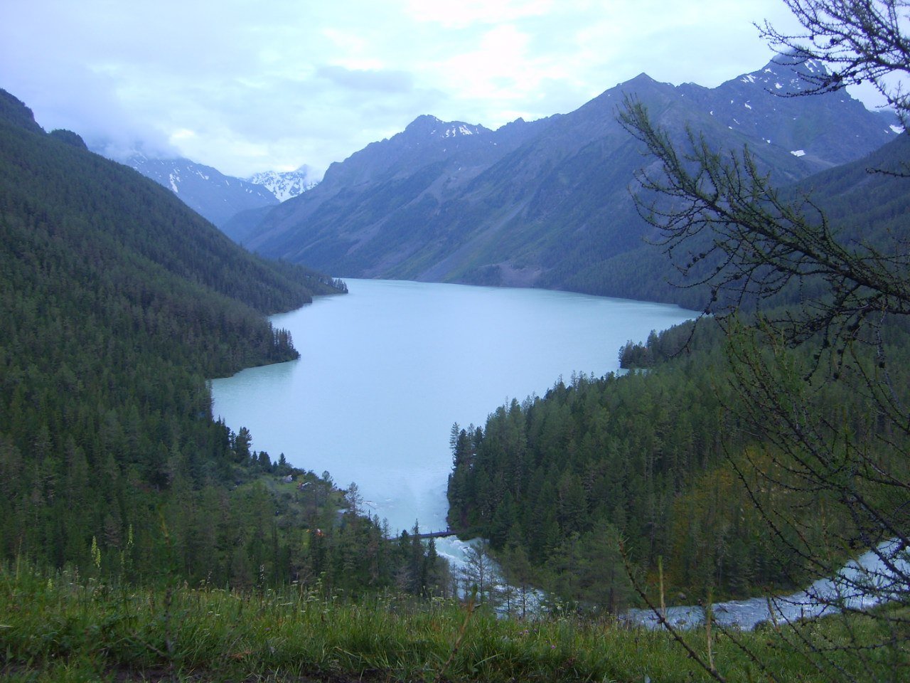 Синее и зеленое озеро Алтай