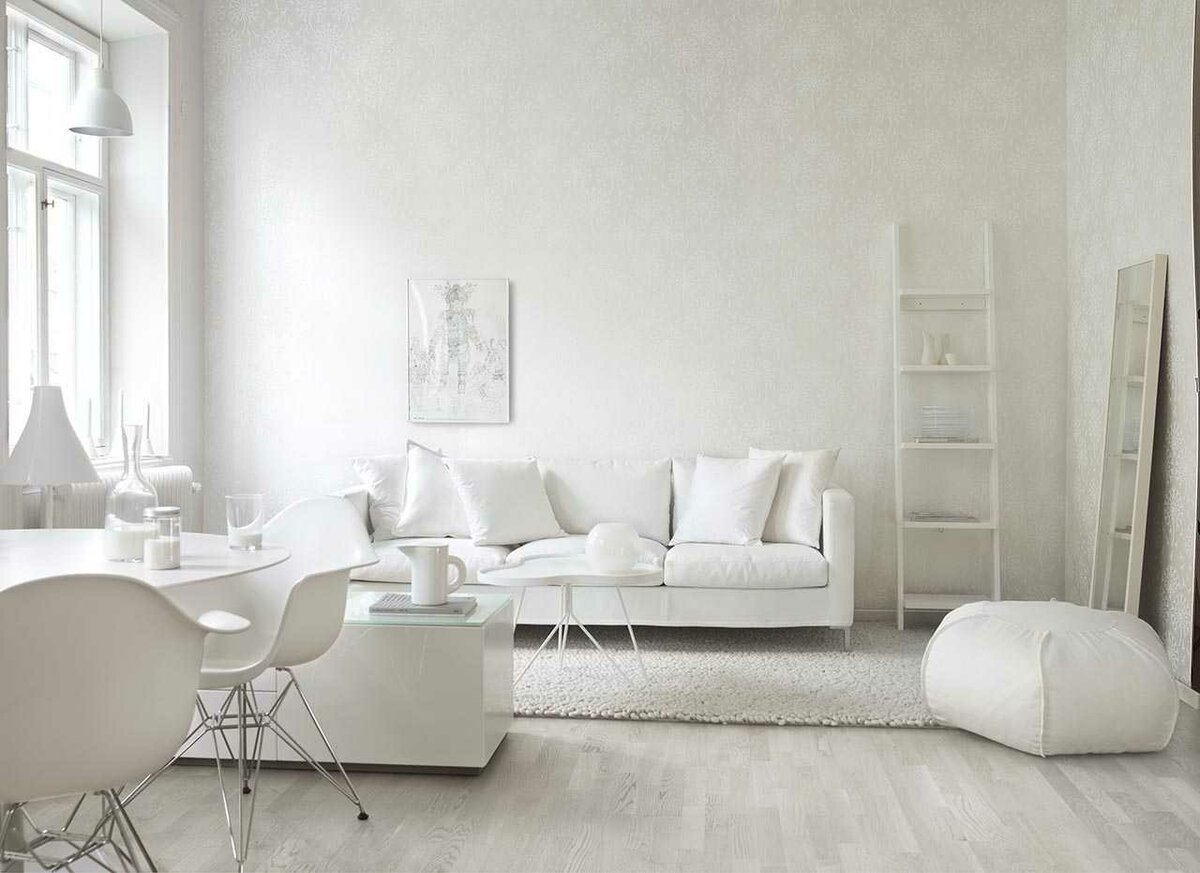 белая мебель на белой стене