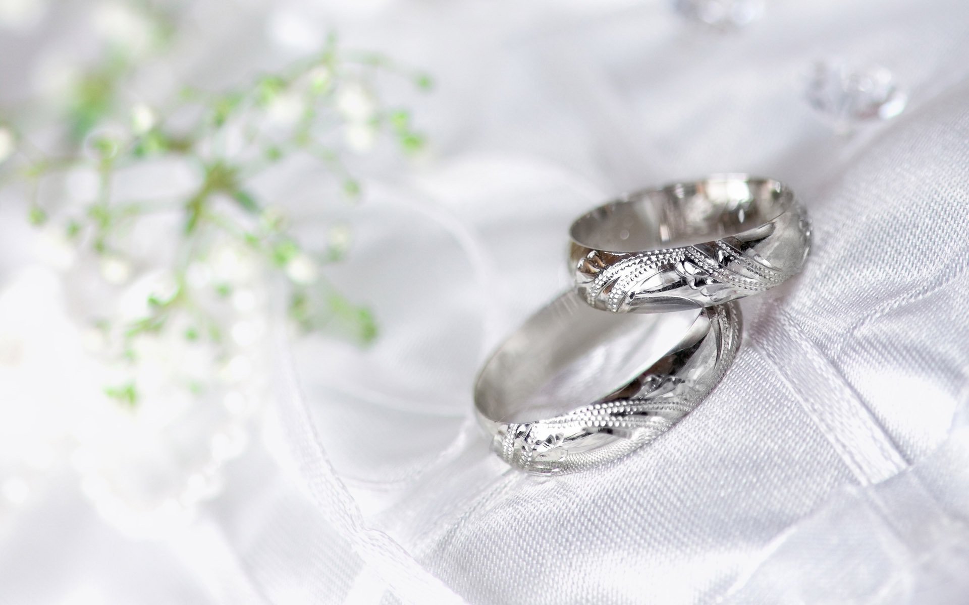 Открытка 25 совместной жизни. Свадебные кольца. Красивые кольца. Серебряная свадьба. Свадебный фон.