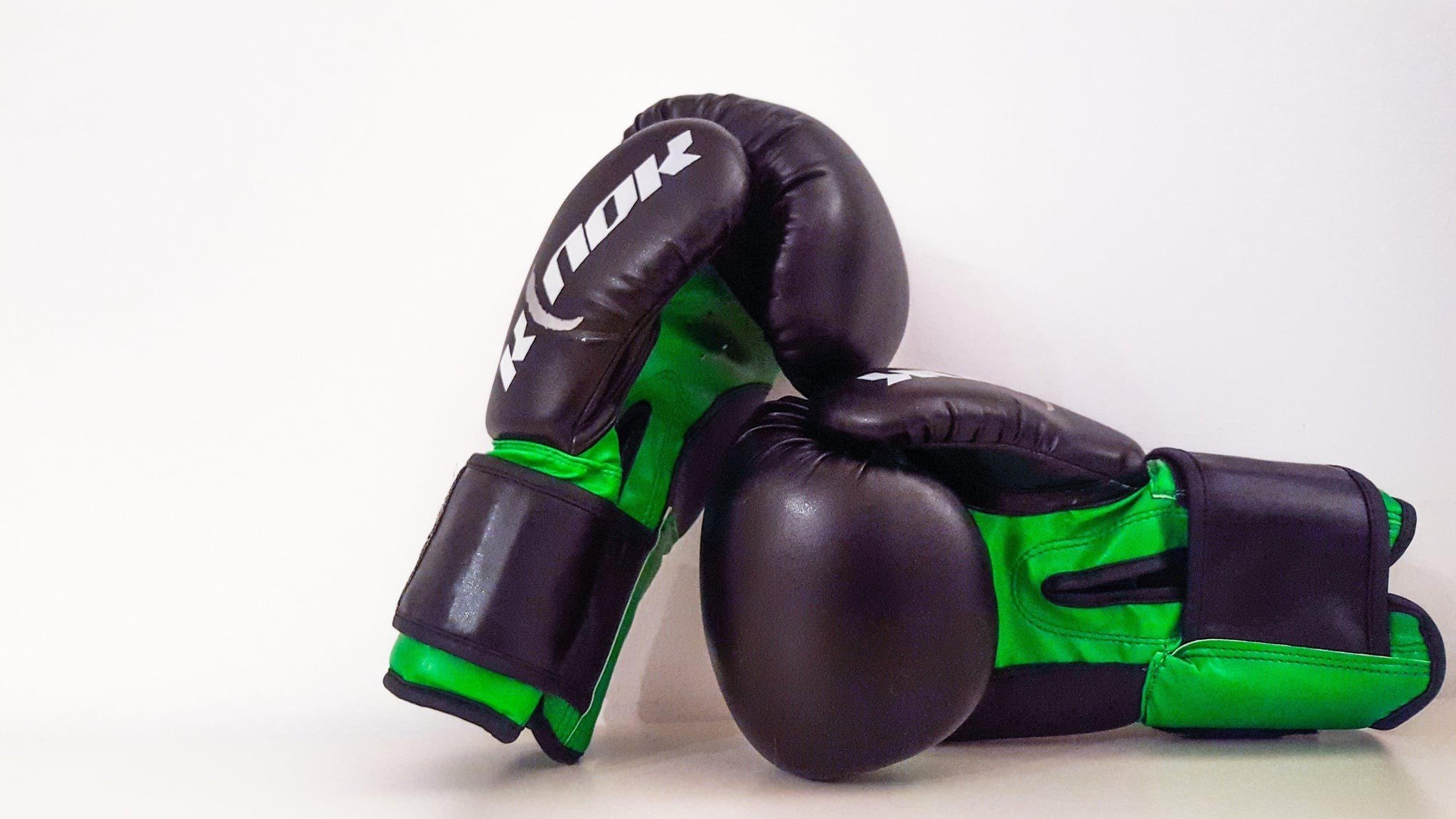 Перчатки боксерские Fighting Energy Instructor (кожа, зеленый)