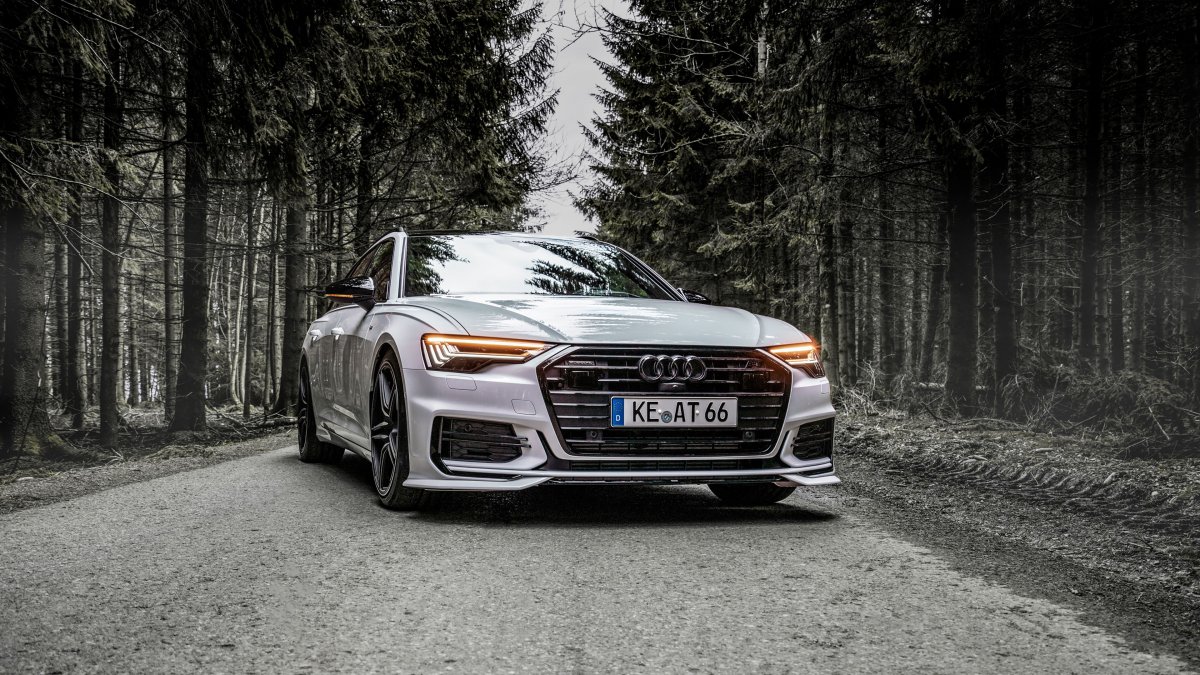 Машина Audi s8