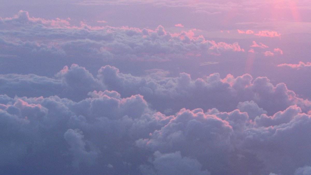 Нежно розовые облака