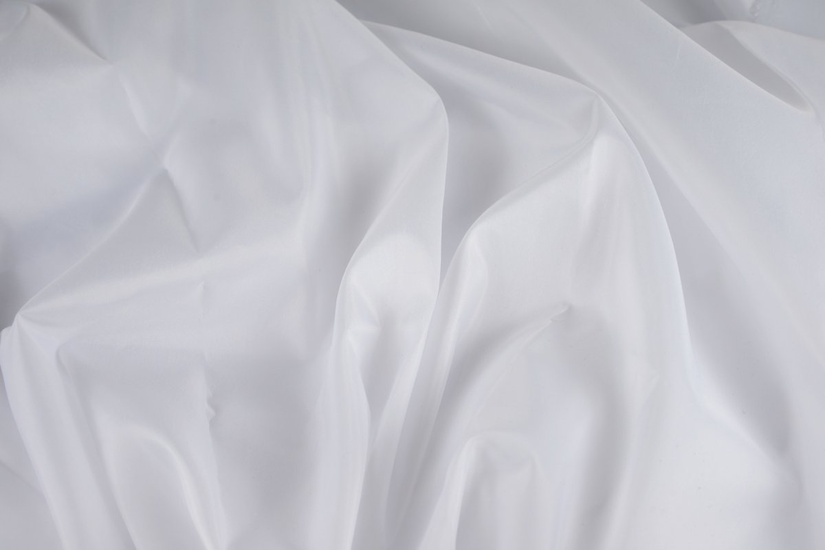 Белый шелк