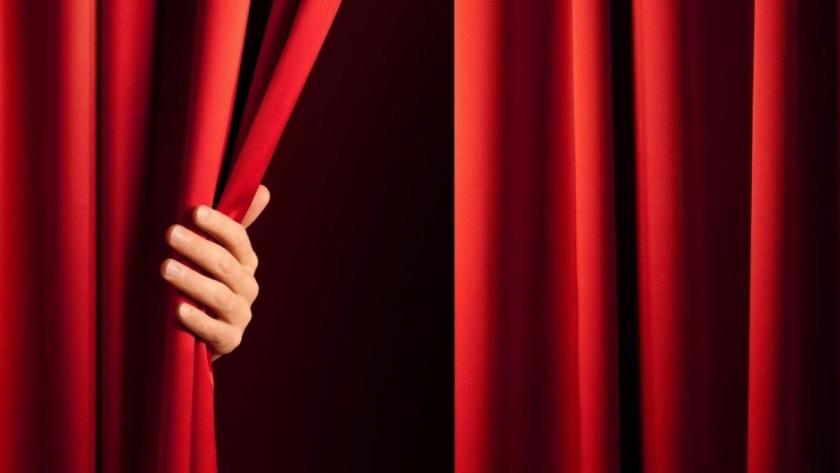 Театральный занавес