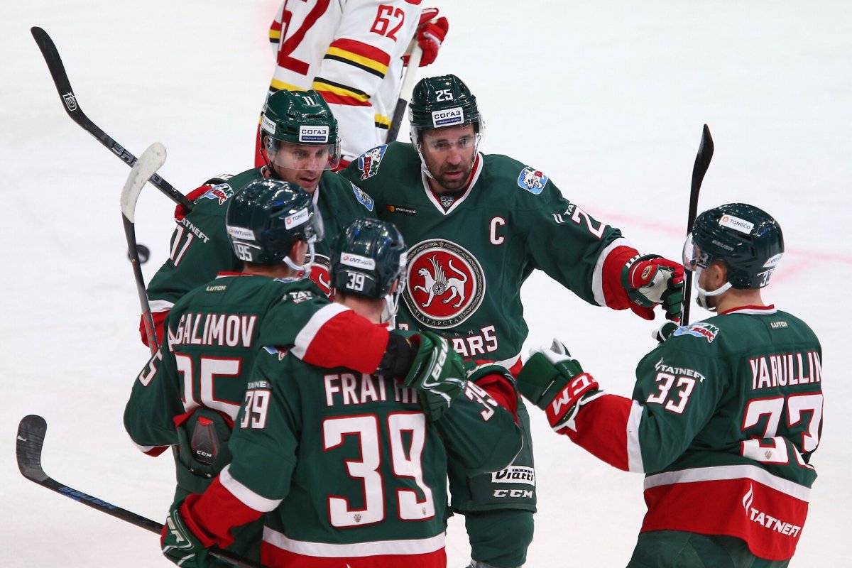 Команда хоккеистов АК Барс