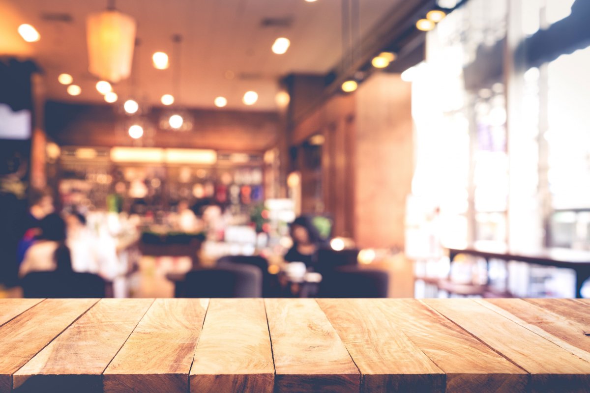 Светлый фон боке кафе