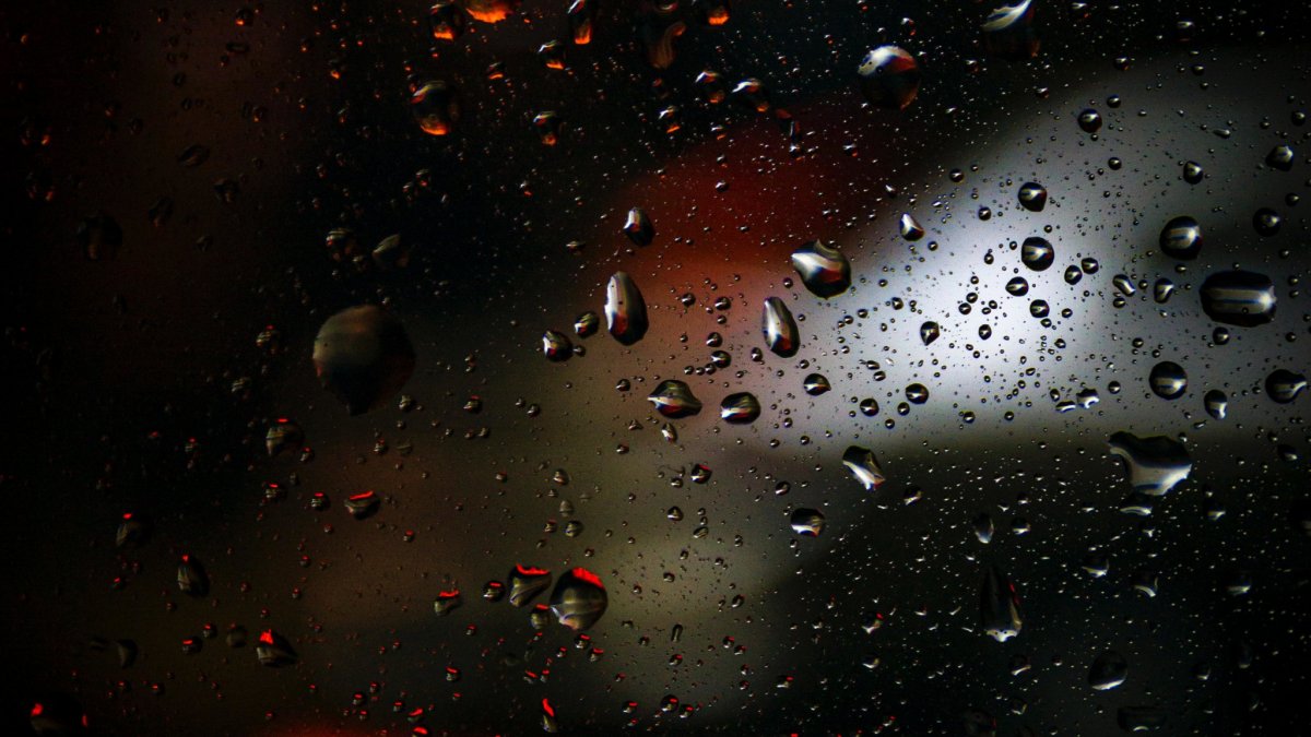 Дождь на стекле