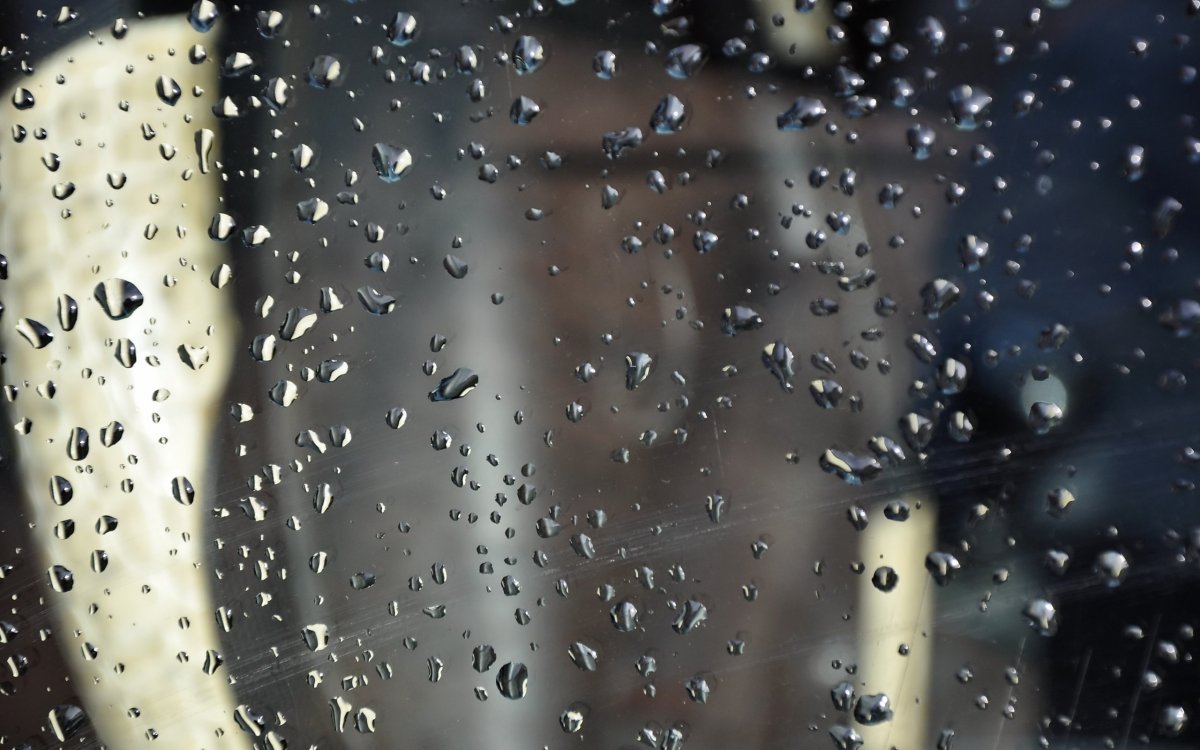 Капли дождя