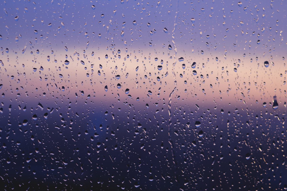 Фон тонами капли дождя