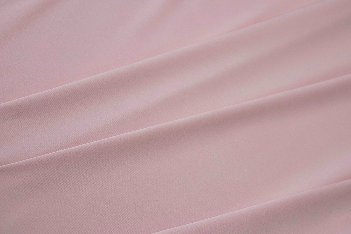 Розовые розы