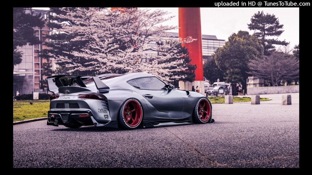 Nissan Silvia s13 под сакурой