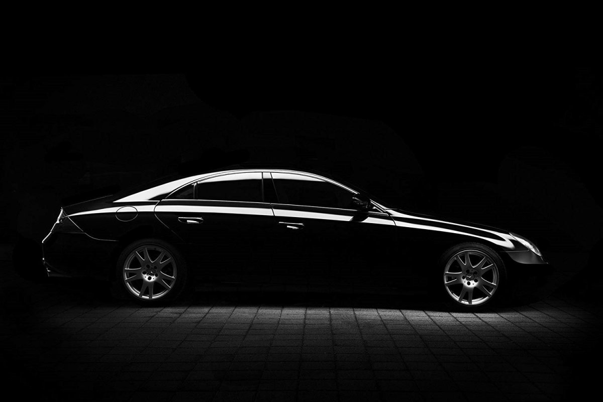 Авто абстракция на черном фоне