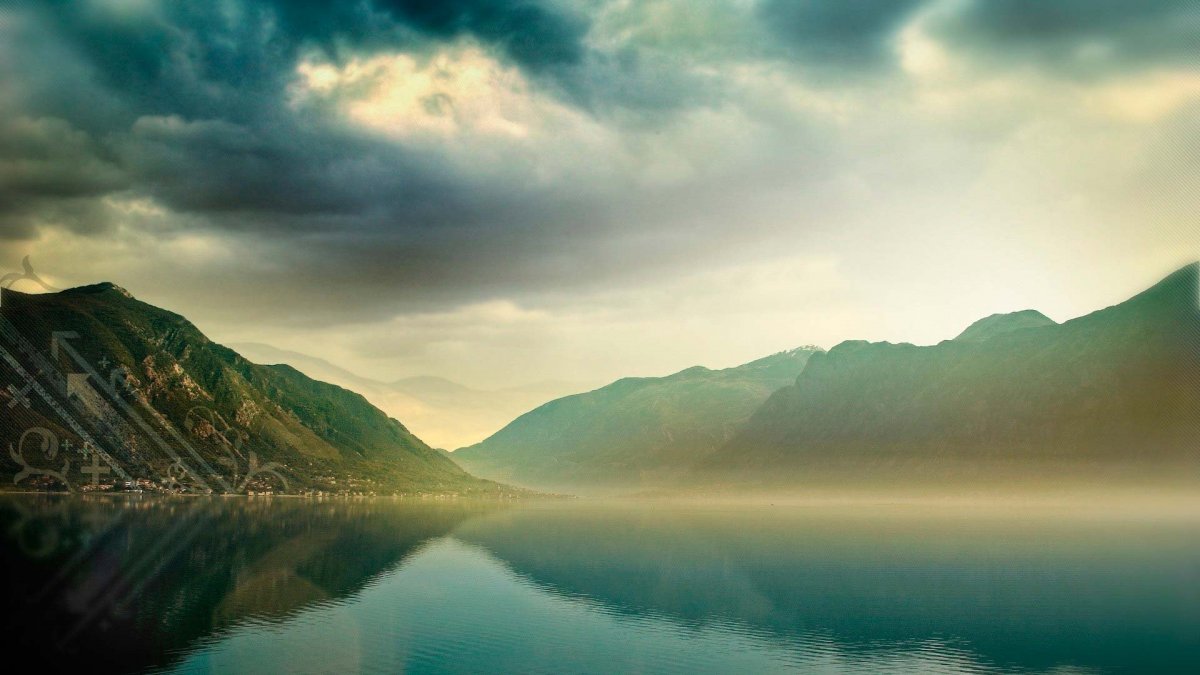 Голубое море