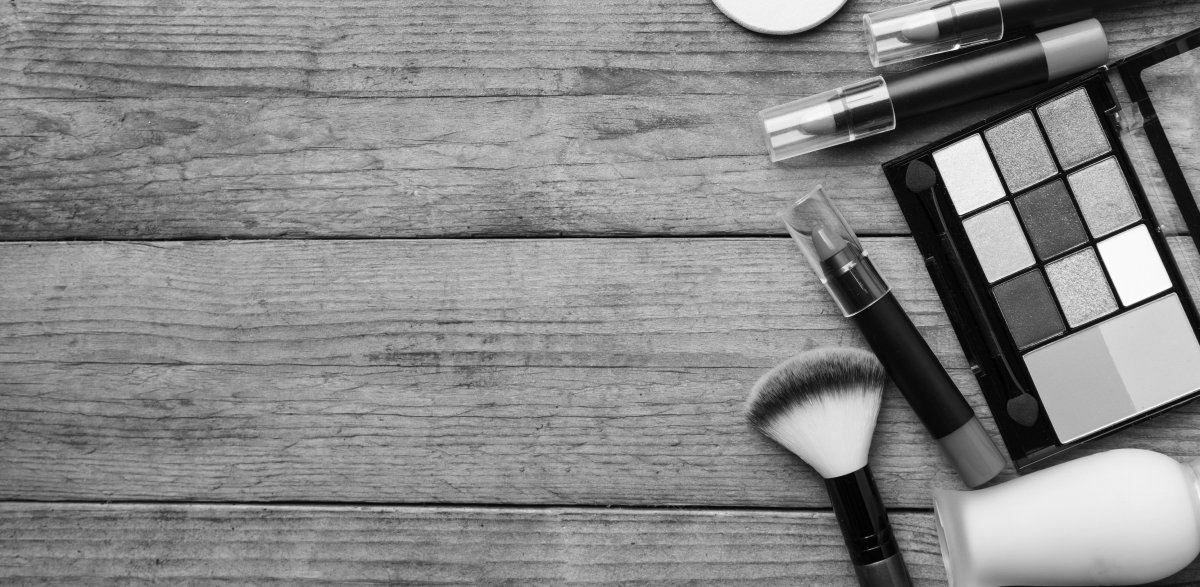 Фоторамка с косметикой