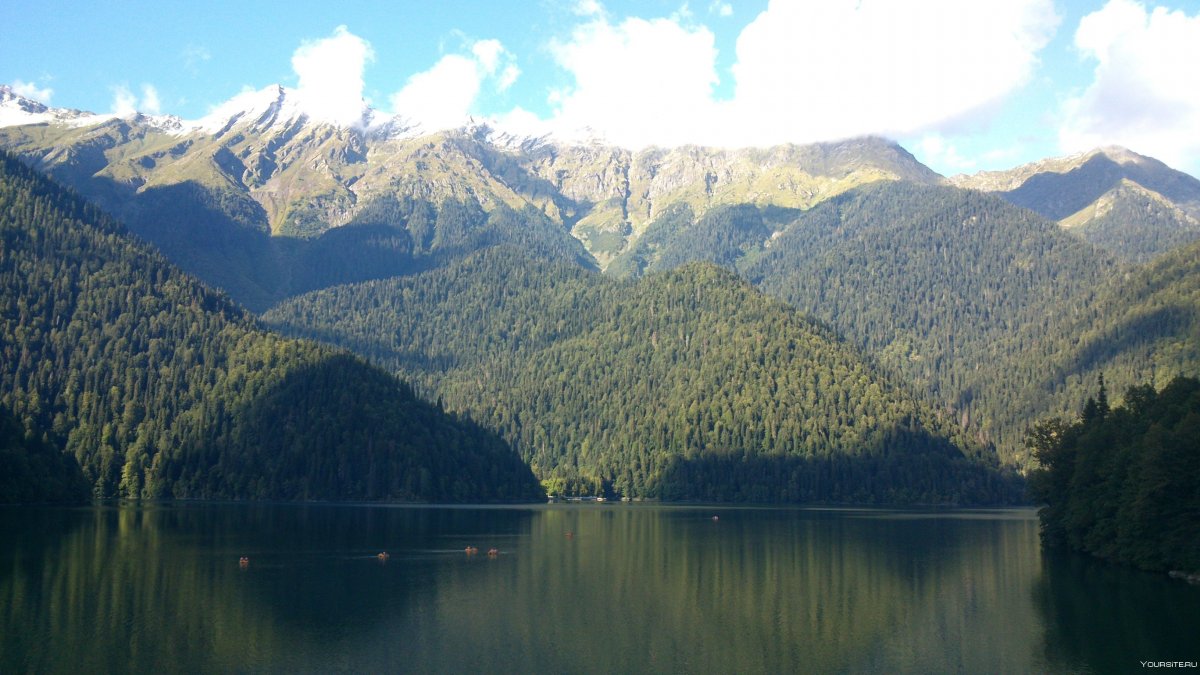 Озеро Рица лицо Сталина