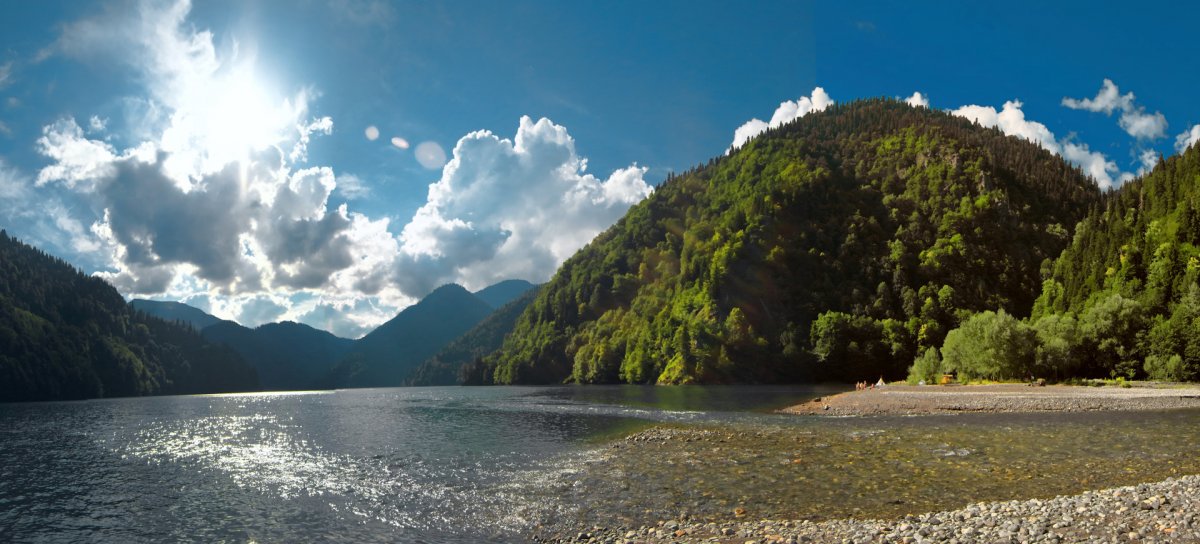 Грузия озеро Рица