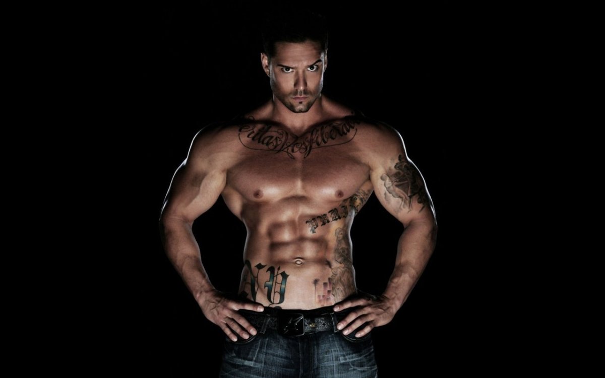 Накаченные брутальные парни