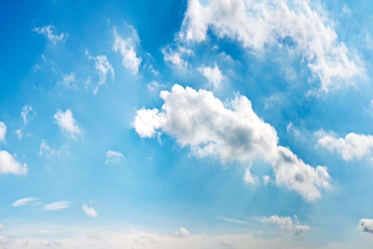 Голубое небо с облаками