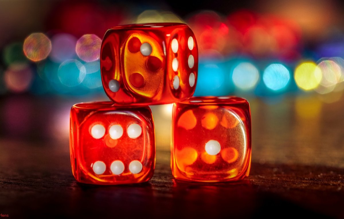 Красные игральные кости