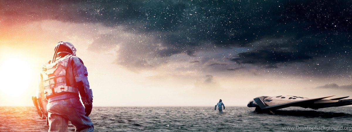 Живые обои космонавт в воде