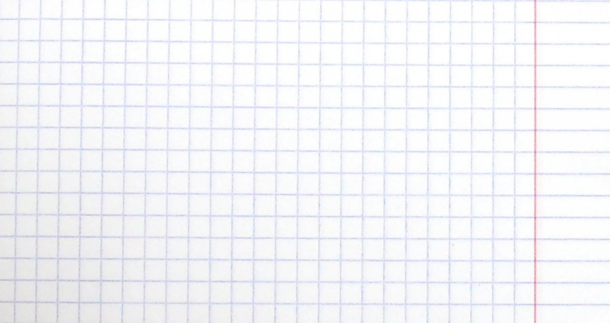 Тетрадный лист в крупную клетку