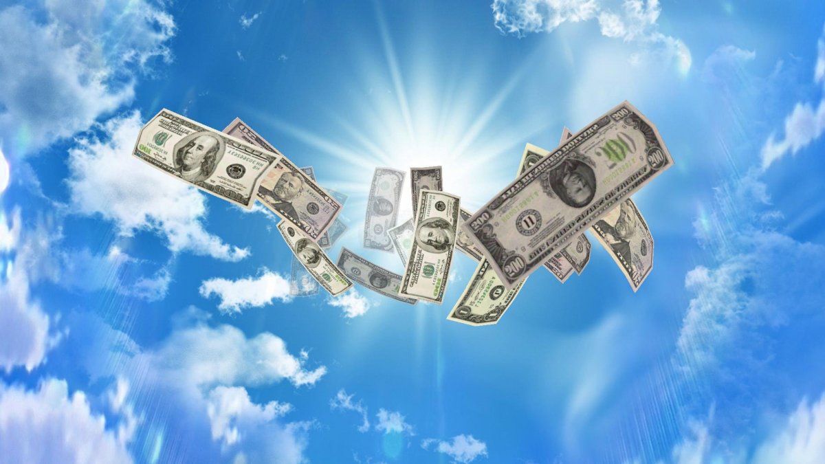 Доллары на темном фоне