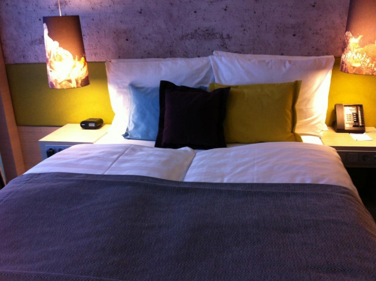 Гача лайф кровать ночь