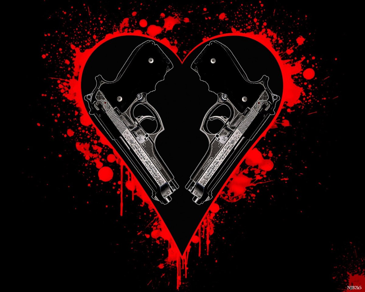 Разбитое сердце на черном фоне