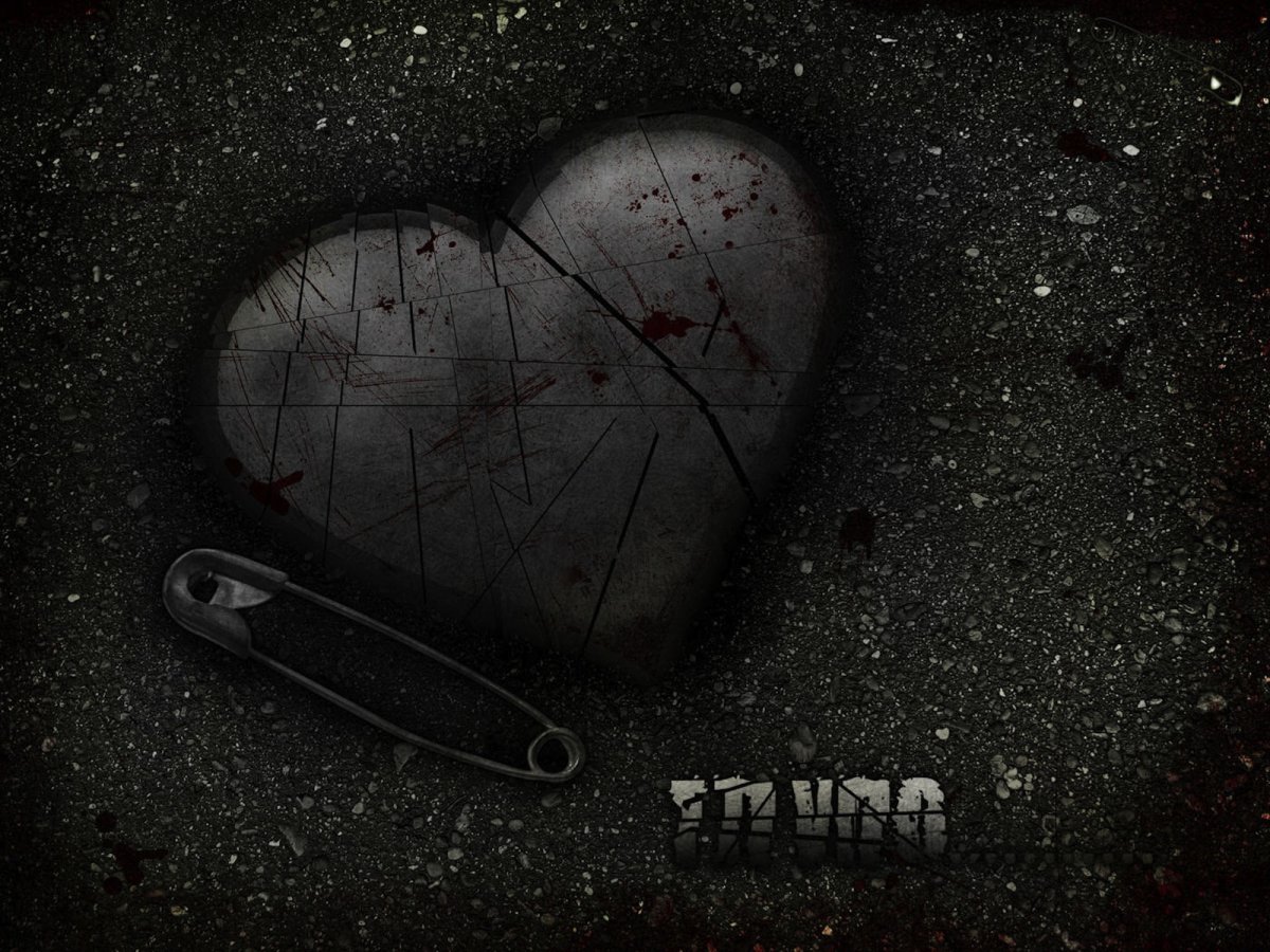 Сердечко на айфоне на чёрном фоне