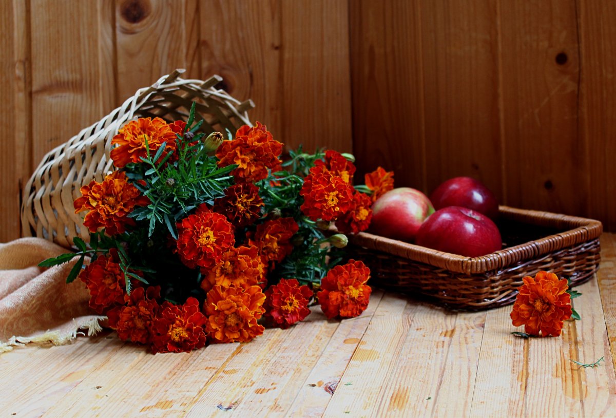 Букет с чернобривцами