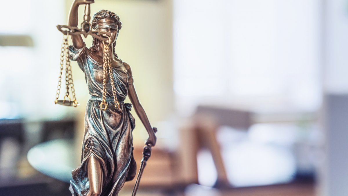 Фемида статуя