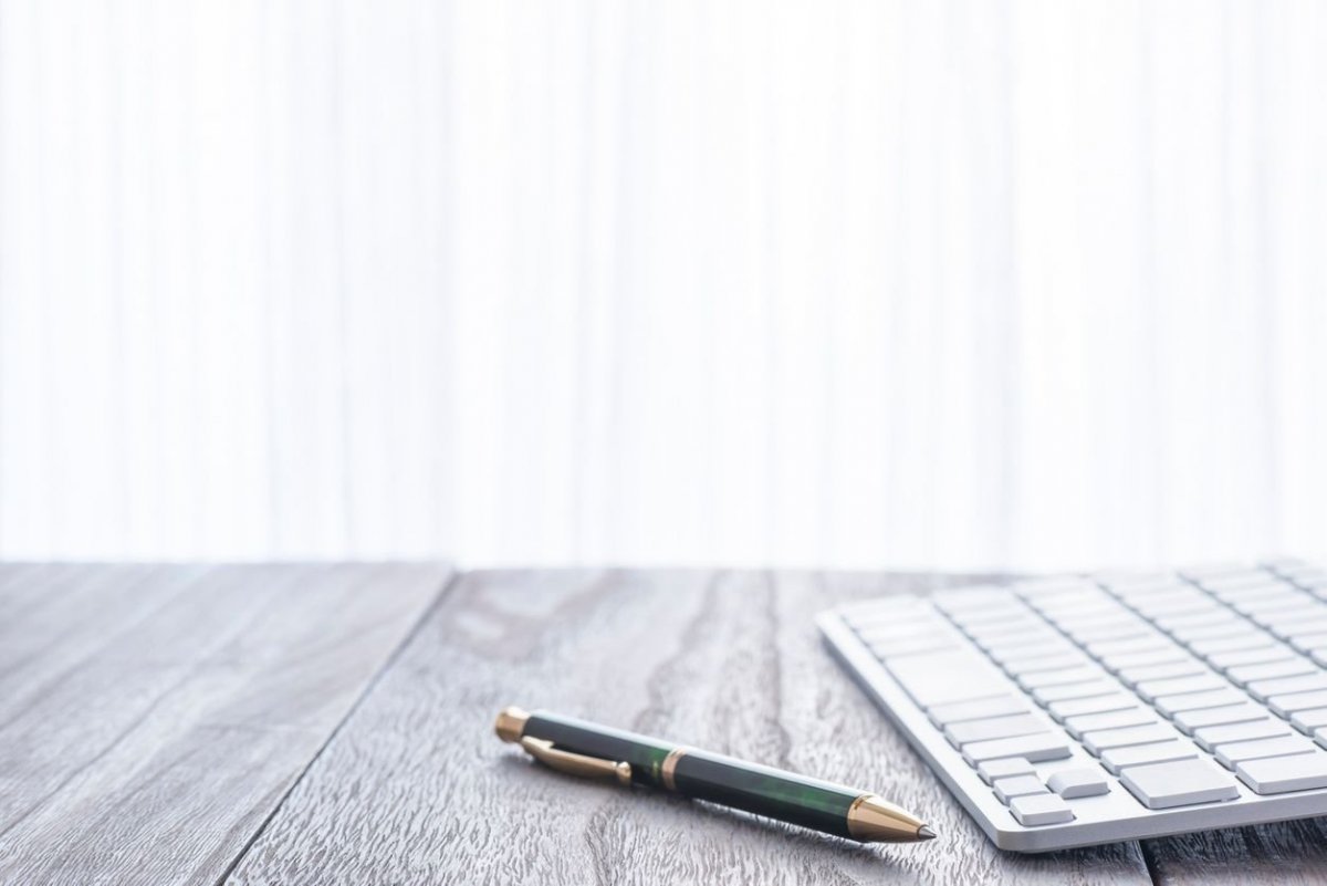 Калькулятор на черном фоне