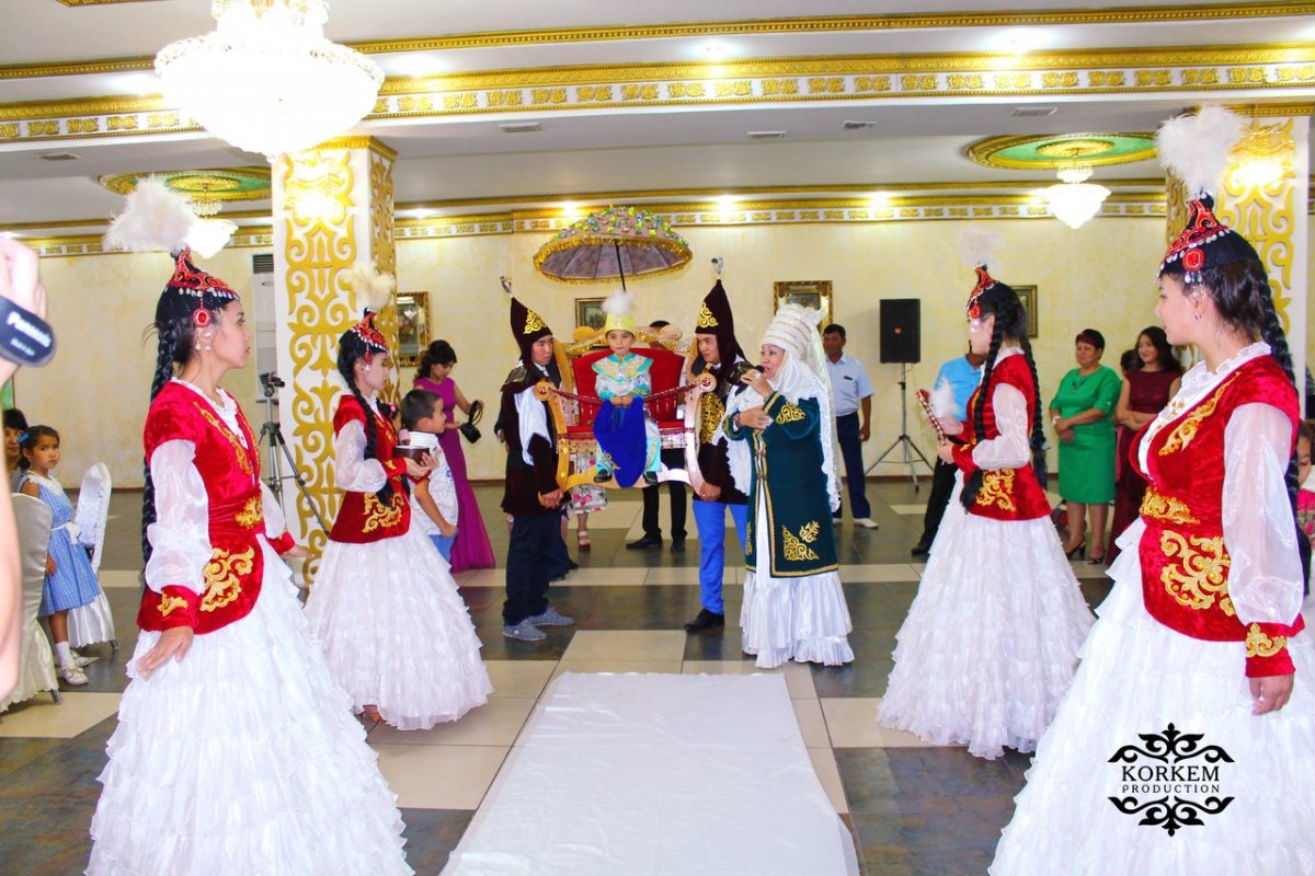 Казахский трон детский