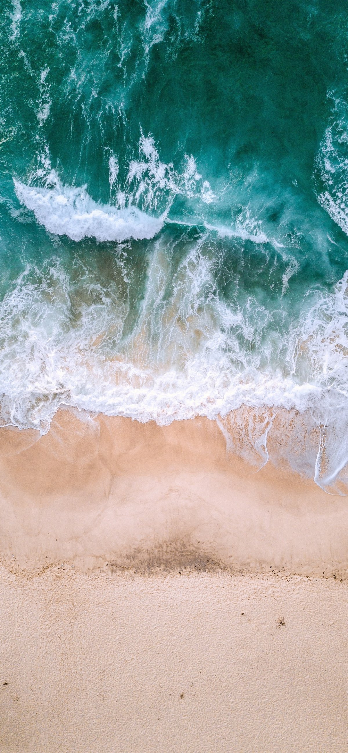 Песчаный пляж вид сверху