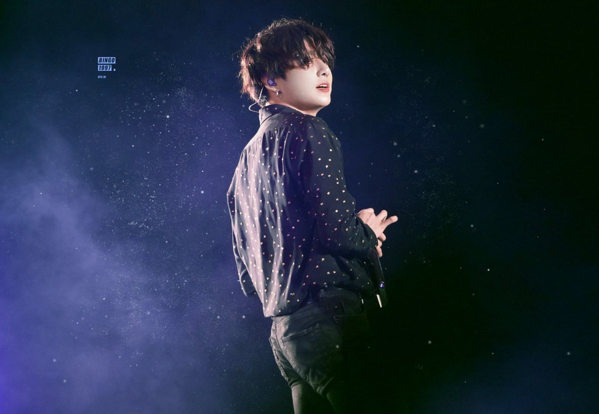 Обои Чонгука на ноутбук