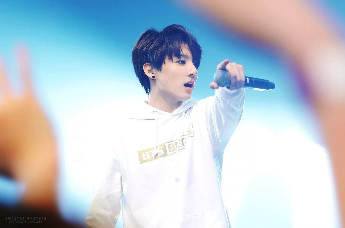 Обои Чонгука на ноутбук