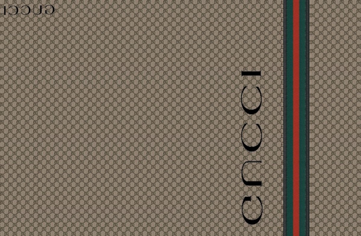 Gucci на чёрном фоне