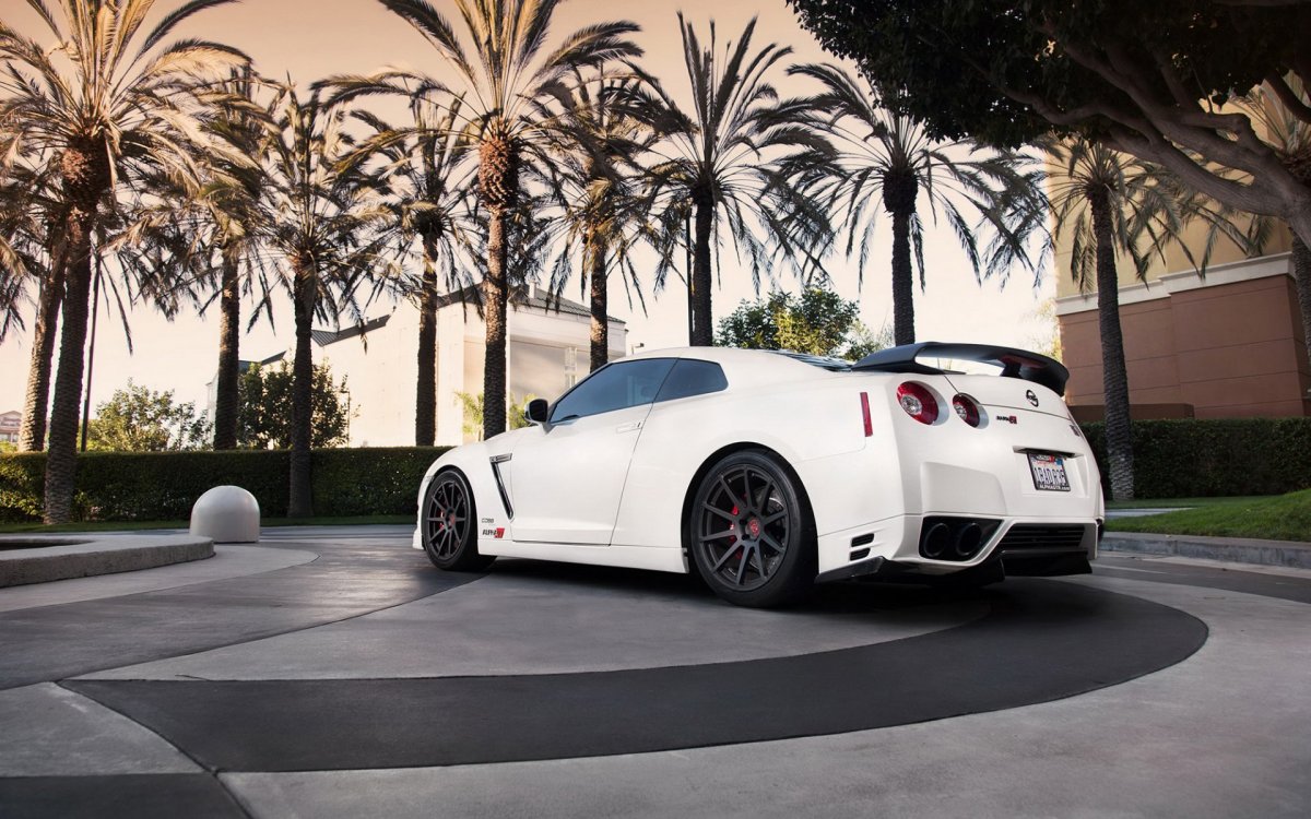 Nissan Skyline r35 ночь