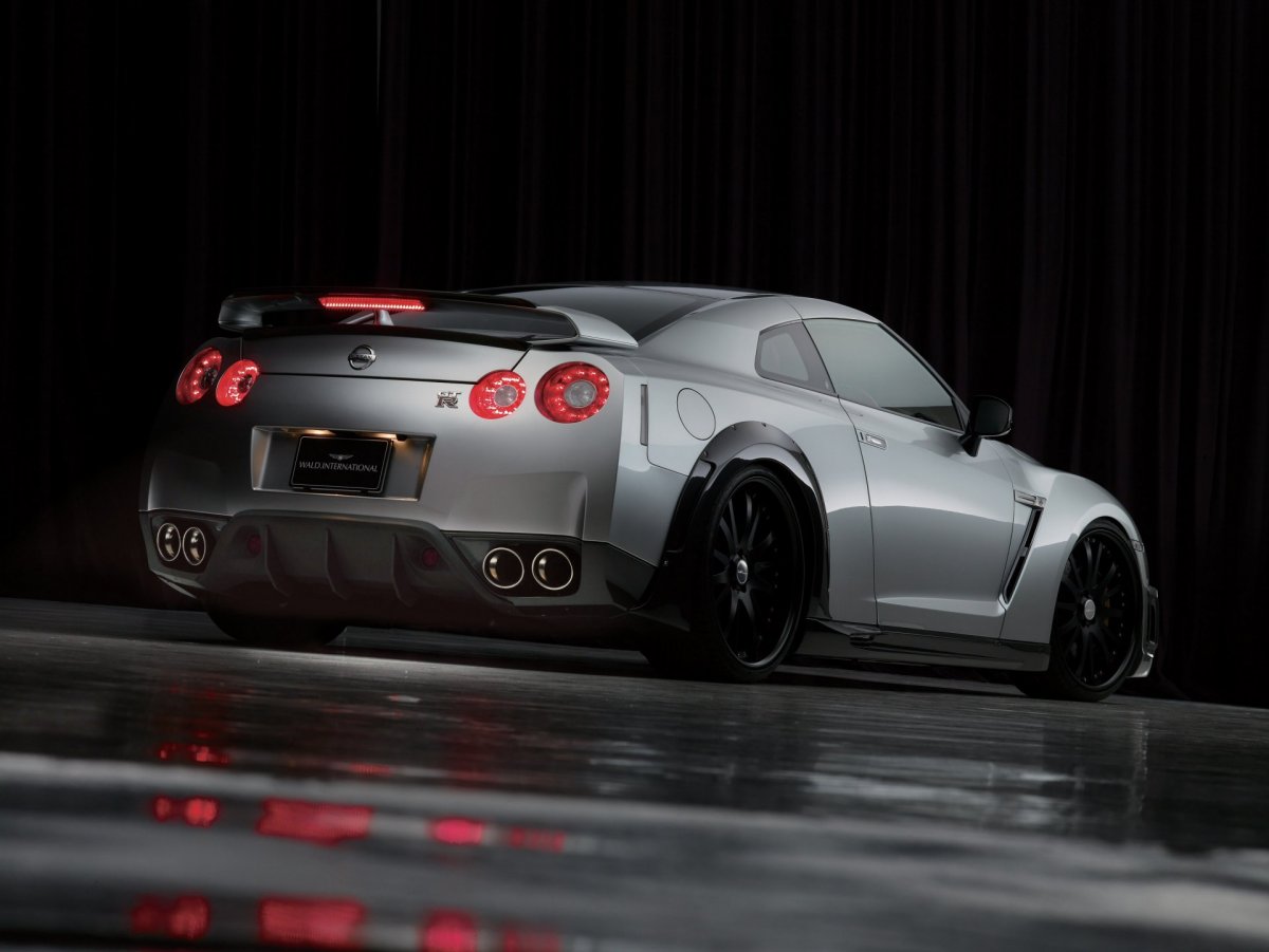 Nissan GTR r35 неон