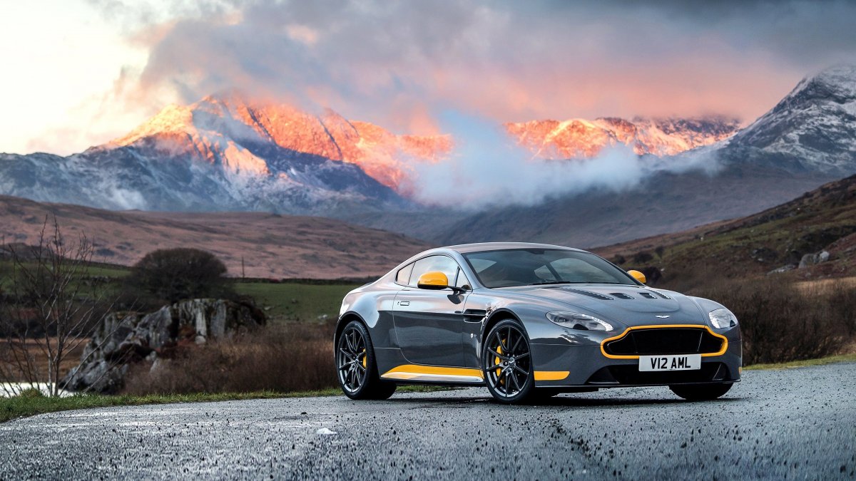 Aston Martin Vantage 4k