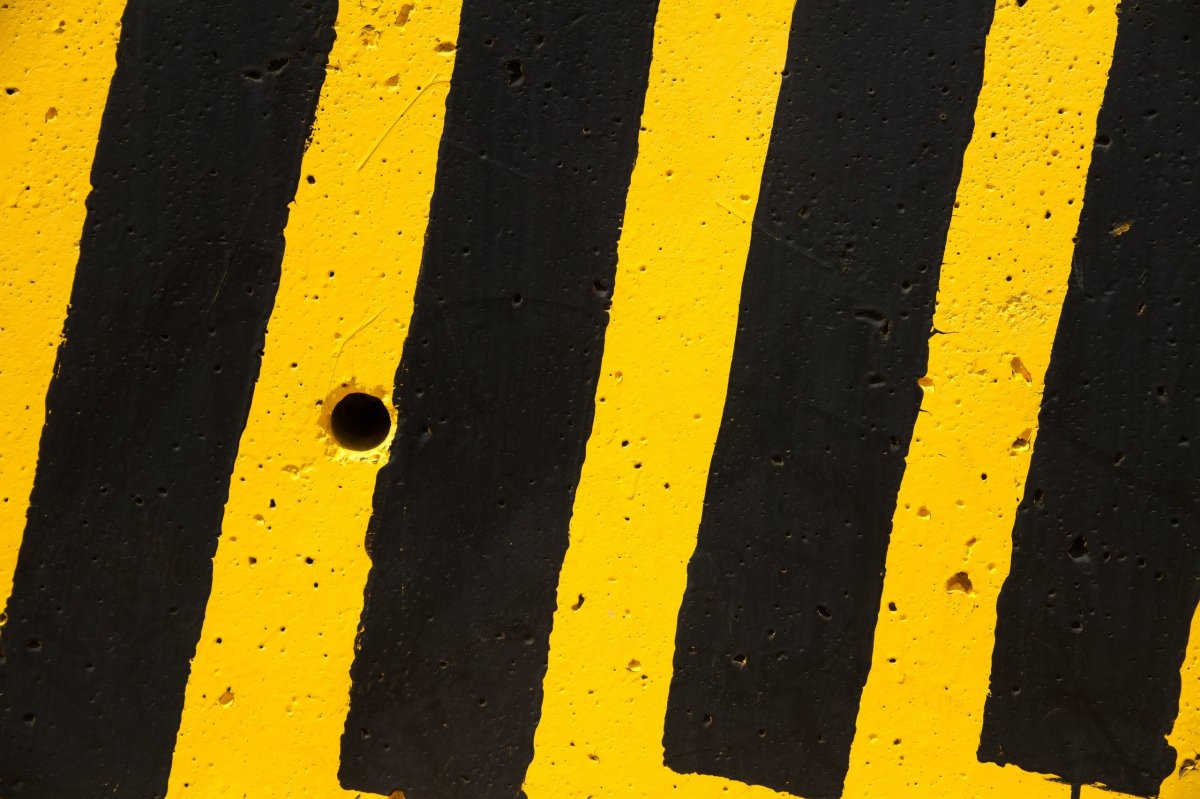 Желтая абстракция