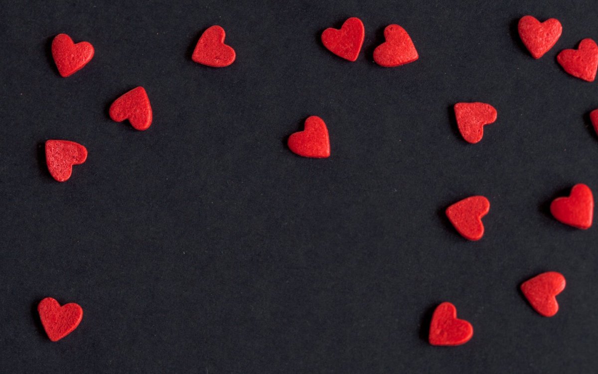 Серое сердечко