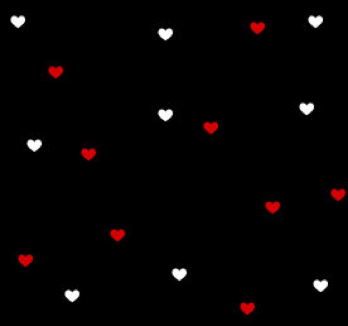 Красное сердце на черном фоне